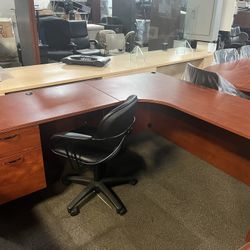 L Shaped Desk - Desk 
