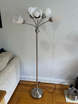 5-Light Adjustable Floor Lamp – Excellent Condition
