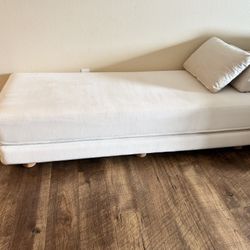 JAXX Couch/Convertible Sleeper queen Bed With Pillows