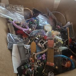 TREASURE HUNT FOR HRS!!! 3x 50LB Huge Lots Of Jewelry! 