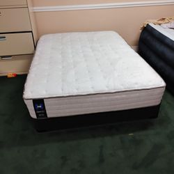 Full Size Bed Sealy Brand 