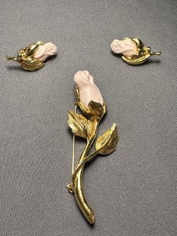 VINTAGE 3PIECE SET - CLIP  EARRINGS & BROOCH 