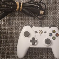XBOX ONE WIRED CONTROLLER 