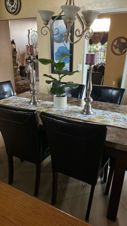Comedor Con 6 Cillas Solo Lo Use 4 Veces