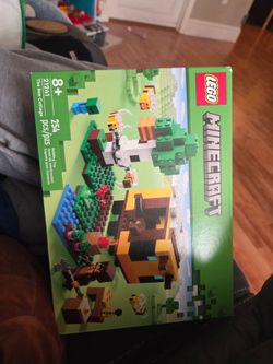 LEGO Minecraft The Bee Cottage (21241)