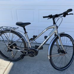 Trek VERVE + E-Bike 17” 9-Speed with Bosch Active Line Drive