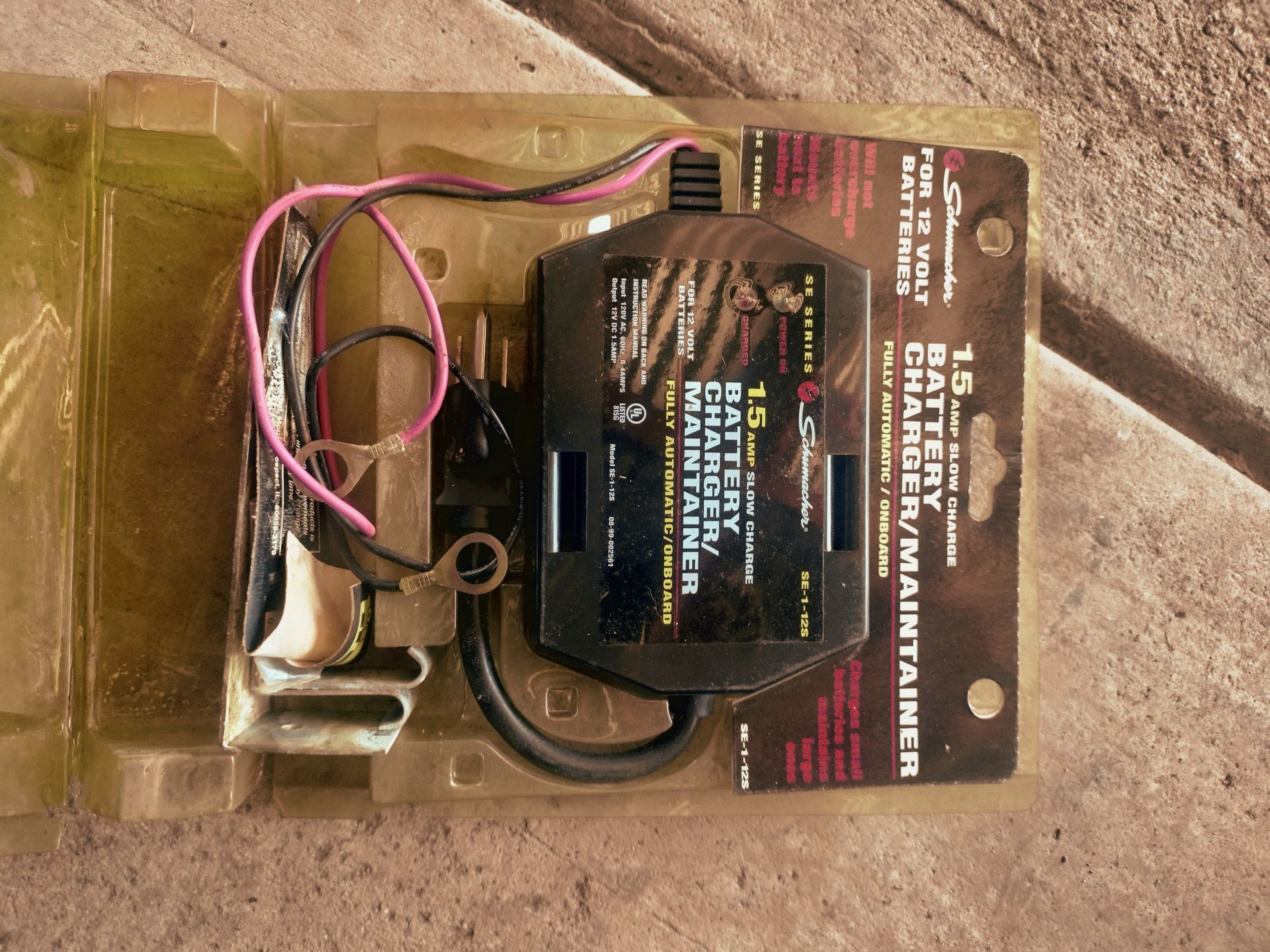 Schumacher 1.5 amp battery charger maintainer