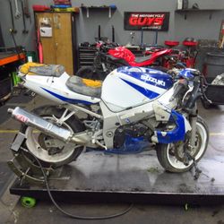 PARTED OUT - 2002 01-03 Suzuki GSXR 600 750 GSXR600 - Motorcycle parts - 103600