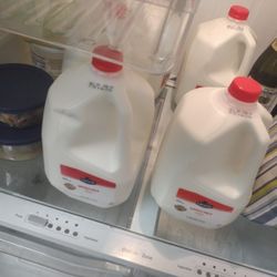 Whole Milk 🥛 Anyone Need Free Expires In 4day