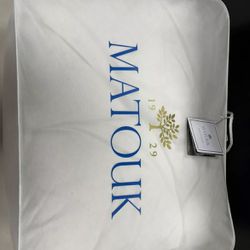 Matouk Montreux All Season Weight  European Duck Down Comforter King - New