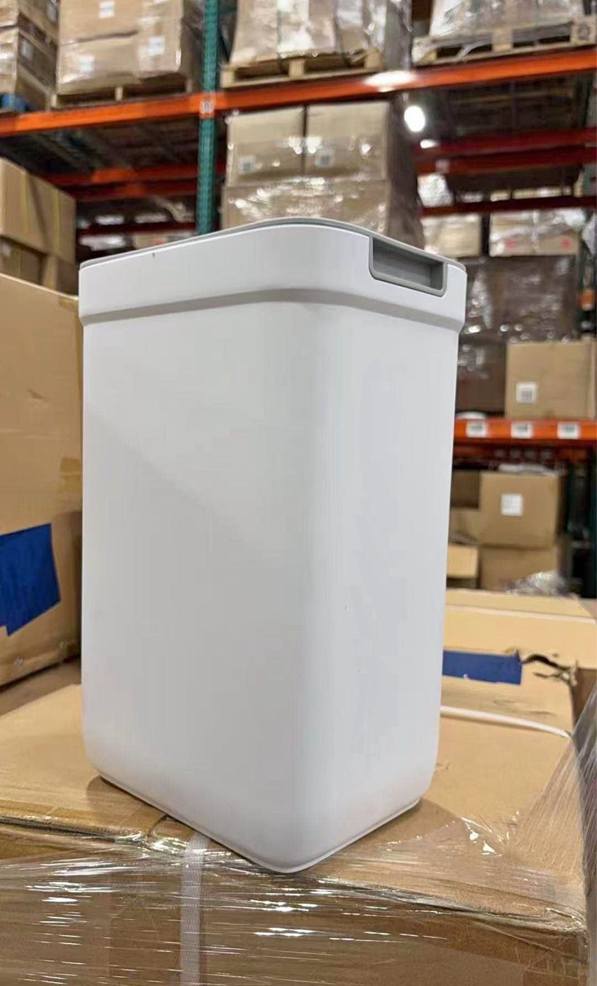 Small trash can with LED and pop up