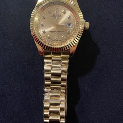 Men’s Watch Gold Color With Box 