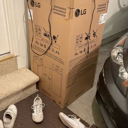 NEW Refrigerator LG - 6 Cu Ft