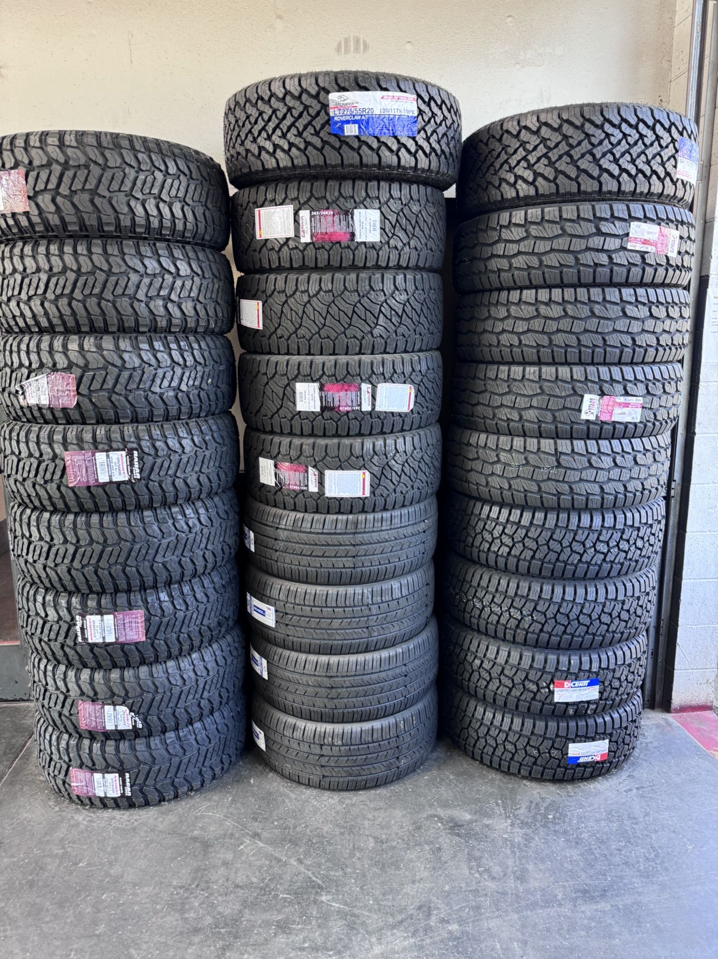 33X12.50R20 SET OF 4 MUD TIRES WITH INSTALLATION AND BALANCING 
