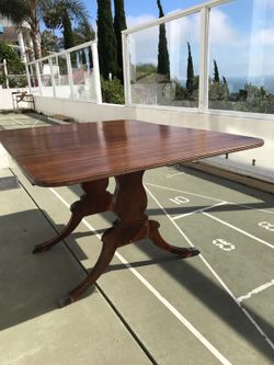 Antique double drop leaf table