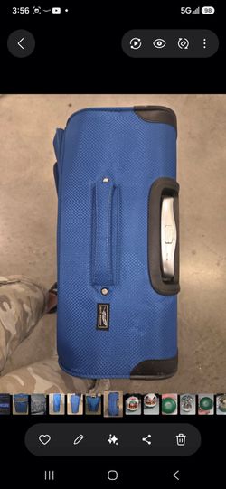 SUITCASE     Skyway light weight  32" TALL
