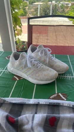 Women’s Adidas Shoes Size 8