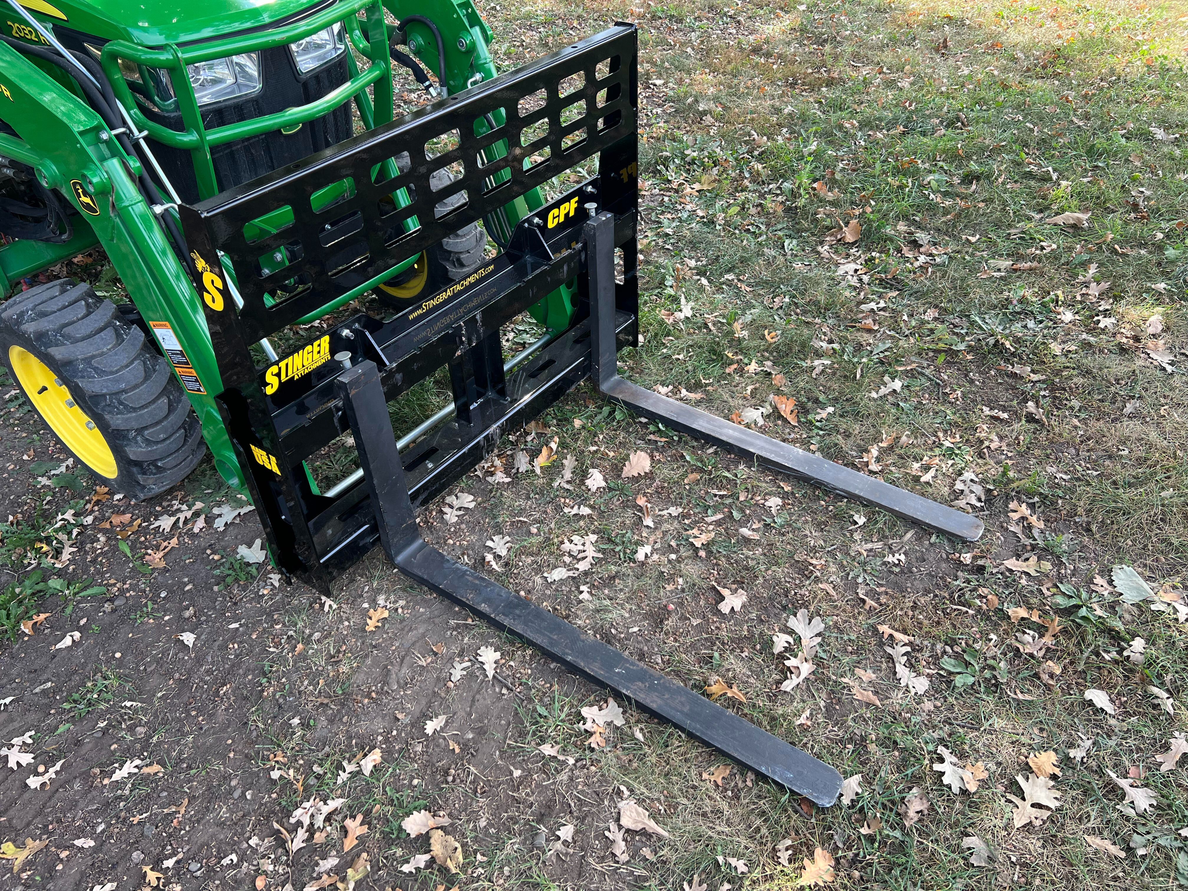 Stinger Attachments Compact Tractor Pallet Forks (CPF-48)