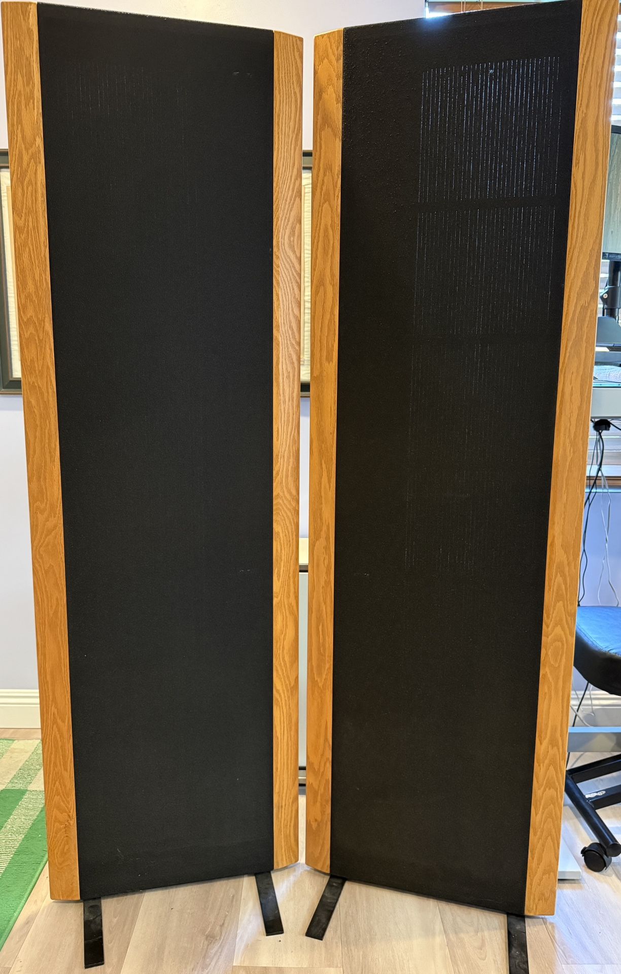 Magnepan Magneplanar MG-2.6/R Speakers with True Ribbon Tweeter - Audiophile Classic