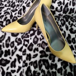 HIGH HEELS