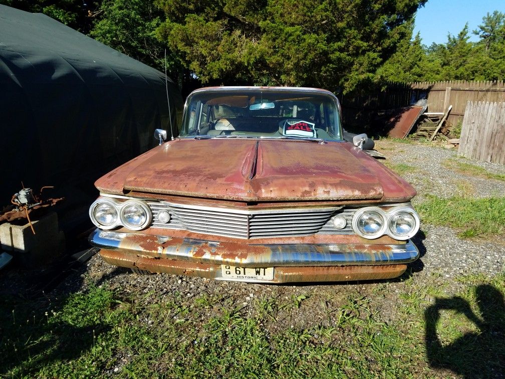 1960 Pontiac Catalina 4 door