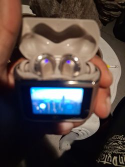 Jbl tour 3  earbuds