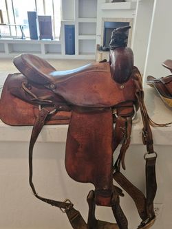 Roping saddle