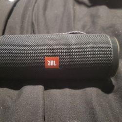 JBL FLIP 4 Waterproof Bluetooth Speaker