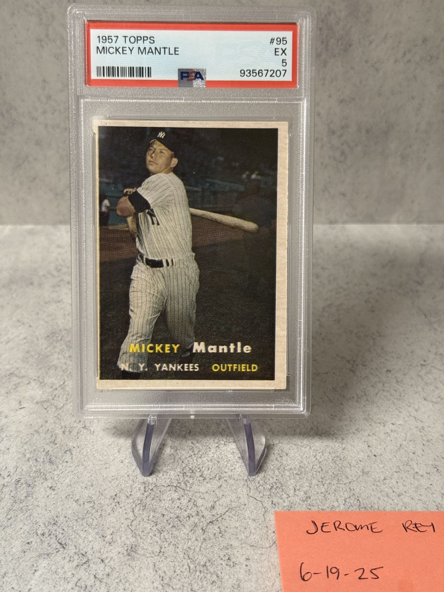 1957 Topps 95 Mickey Mantle
