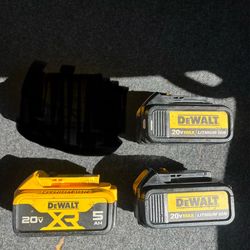 Dewalt 20v baterías 🔋 5.0ah y 3.0ah $120  por todas precio firme