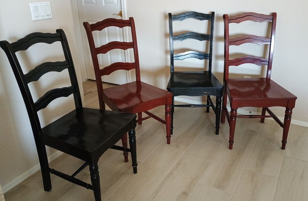 Chairs Wooden Ladder Back Dining Kitchen, Two Maroon, Two Black. ( DESCRIPTION In Pics). Deer Vly 67th Ave 85310
