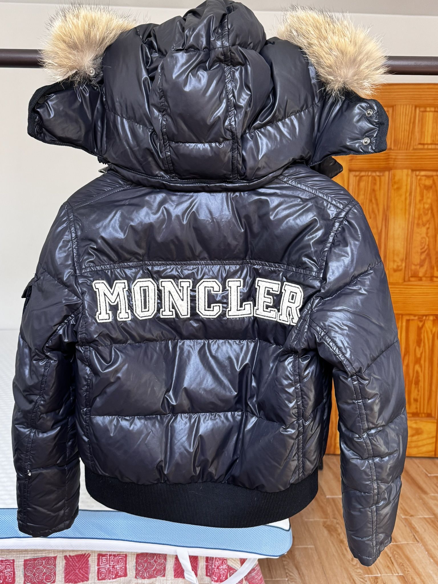 Moncler  Unisex  Short Down Bomber – Black, Fur Hood, Size XS/S 
