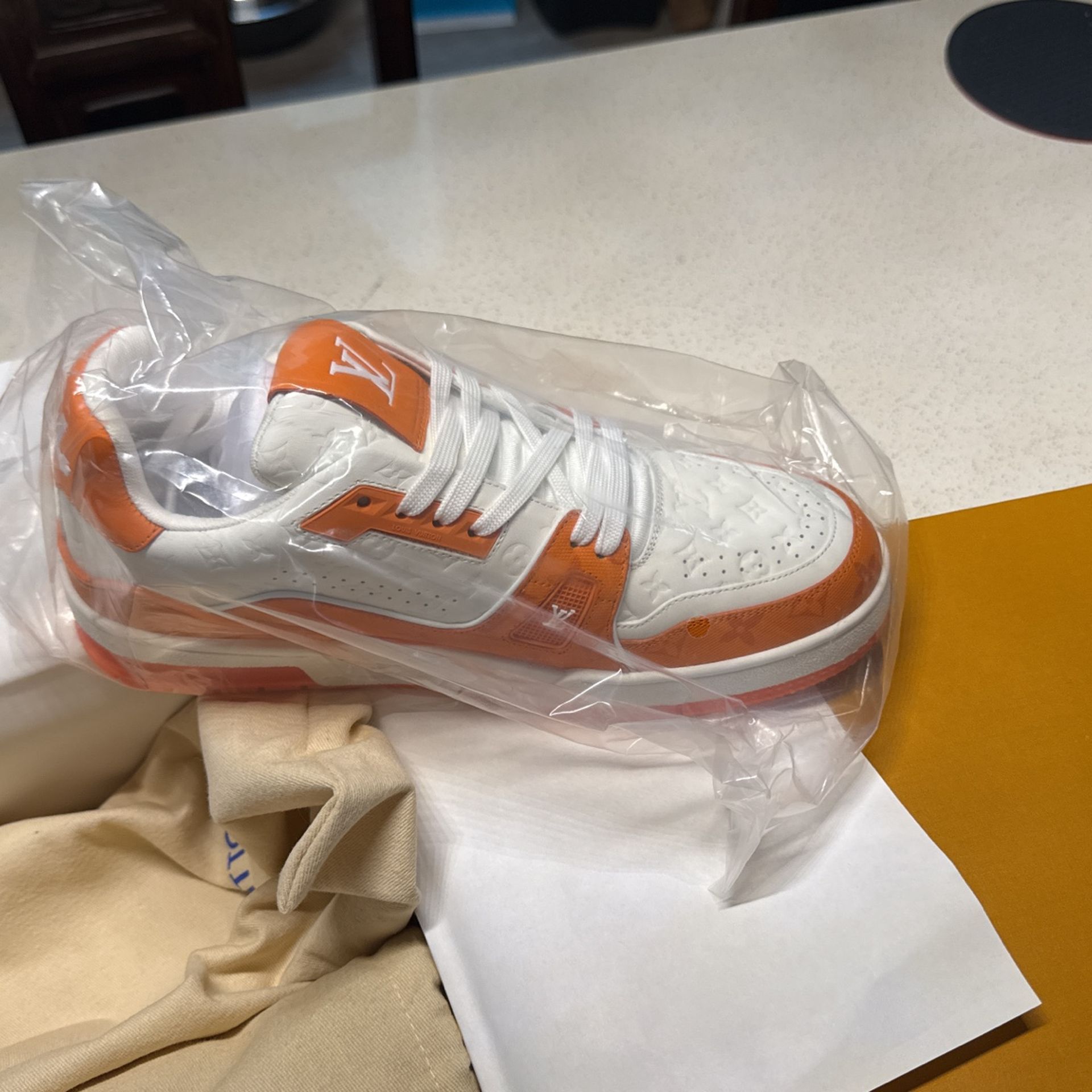 Lv arch light sneaker 9