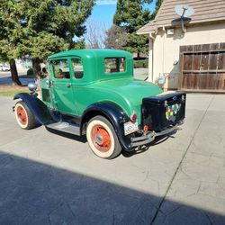1930 FORD COUPE