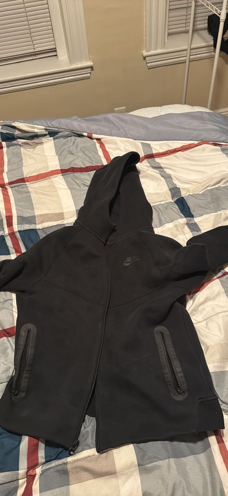 Black Nike Tech Size Xl Kids Or Youths