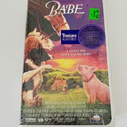 NEW Babe VHS 1995 Clamshell Manufacturer Sealed 