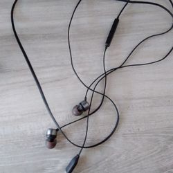 JBL TUNE 310 WIRED IN-EAR TYPE C HEADPHONES