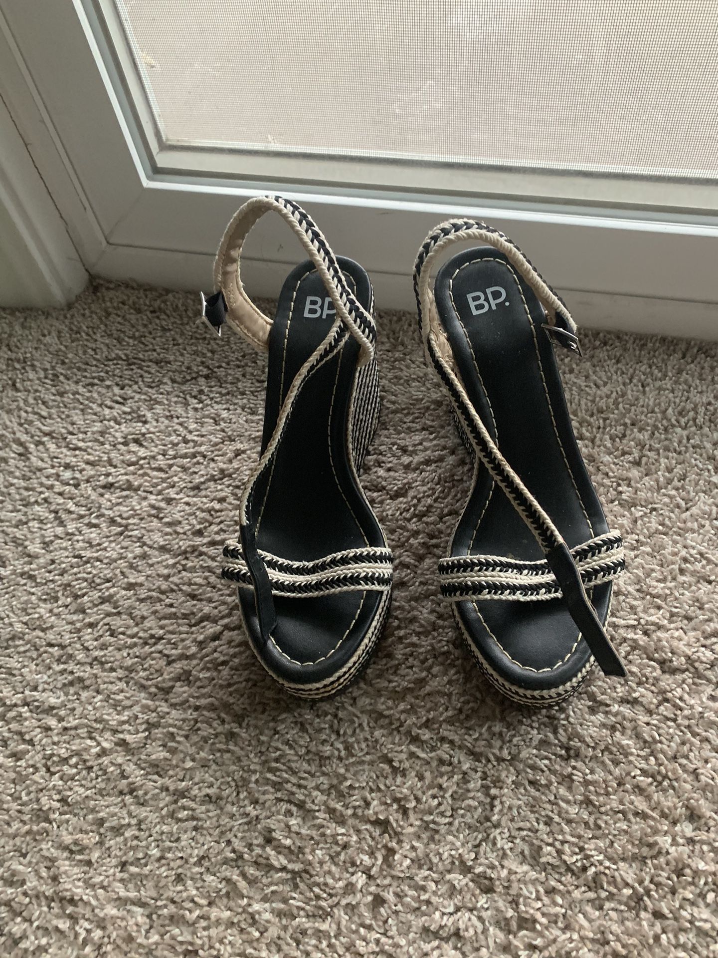 BP Black White Wedges Size 7
