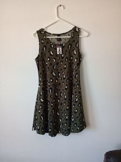 BRAND NEW,  LILDY LADY'S SLEEVELESS TUNIC TOP PRINTED POCKETS SIZE S-M
