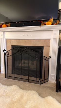 Black iron folding fire place screen