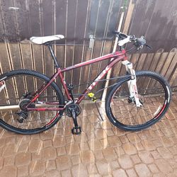 Trek  Excaliber 6 Mountain Bike