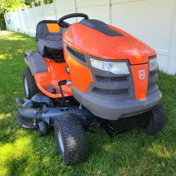 Husqvarna YTH23V48 Riding Lawnmower Tractor