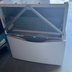 Whirlpool Pedestal
