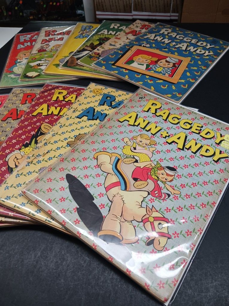 Raggedy Ann and Andy comic books
#2-4, 6-8, 10-11, 14-17 (1947-48)
