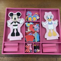 Melissa & Doug Disney Minnie & Daisy Wooden Magnetic Dress Up