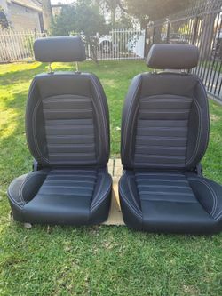 Universal Racing Bucket Seats