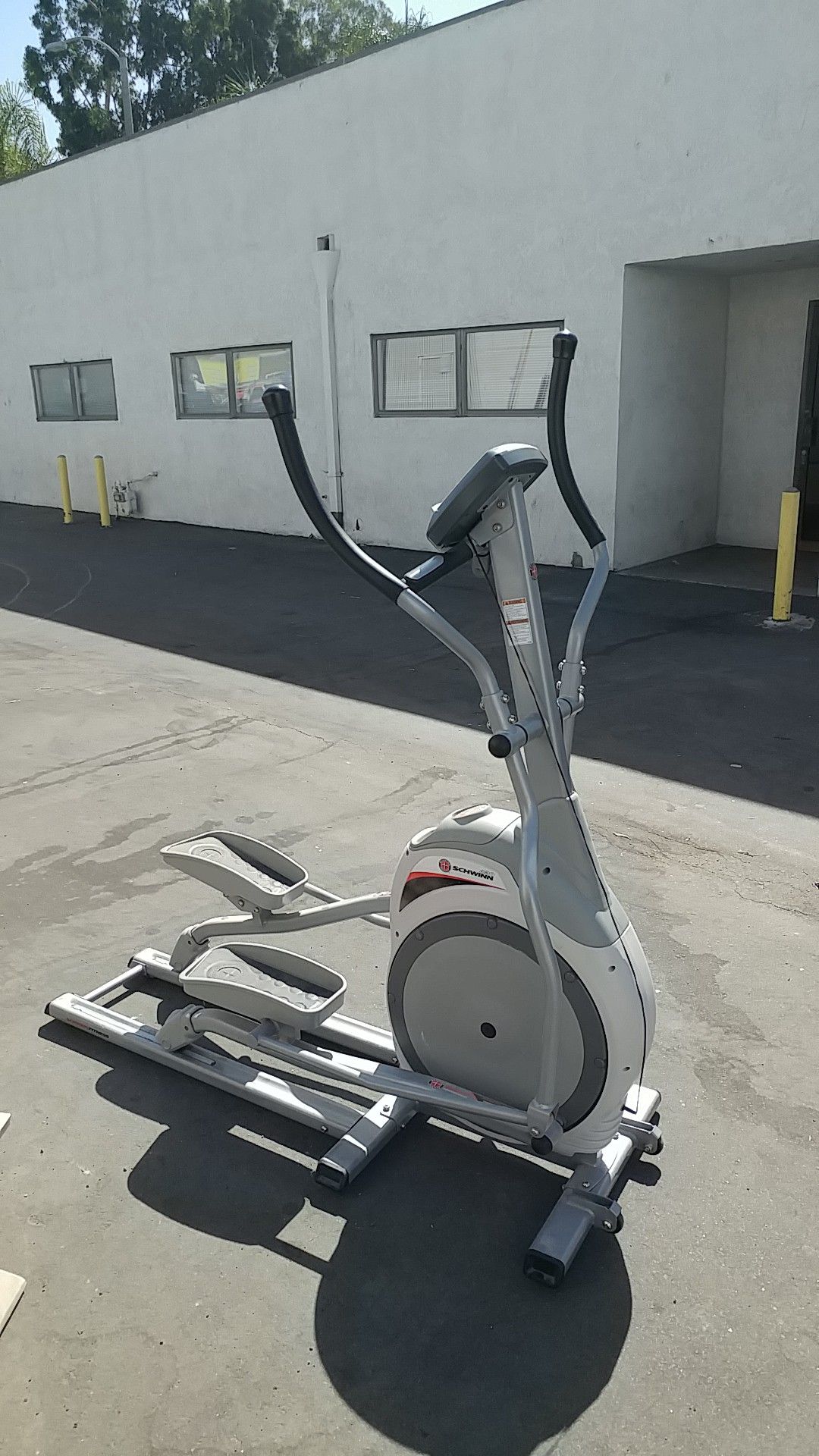 Schwinn 420 Elliptical for Sale! for Sale in Lake Elsinore, CA OfferUp