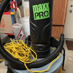 MaxxPro 10 Qt. Back Pack Vacuum w/Tool Kit with alot of power See Pictures