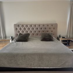 King Size bed With Mattress 
