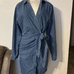 Women’s medium dress 